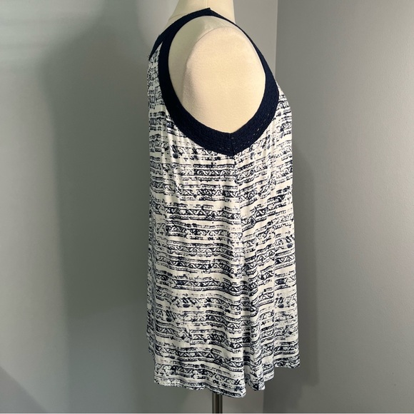 Max Jeans L Navy Blue White Tunic Tank Top Crocheted Round Neckline - Picture 4 of 10